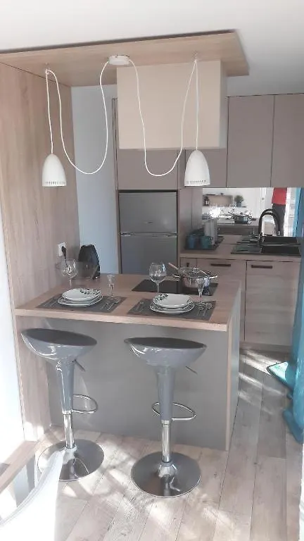 Beach House Beta With Pool, Jacuzzi, Playground & Bbq In An Olive Grove With A Beach, Pomer - Istria Holiday home