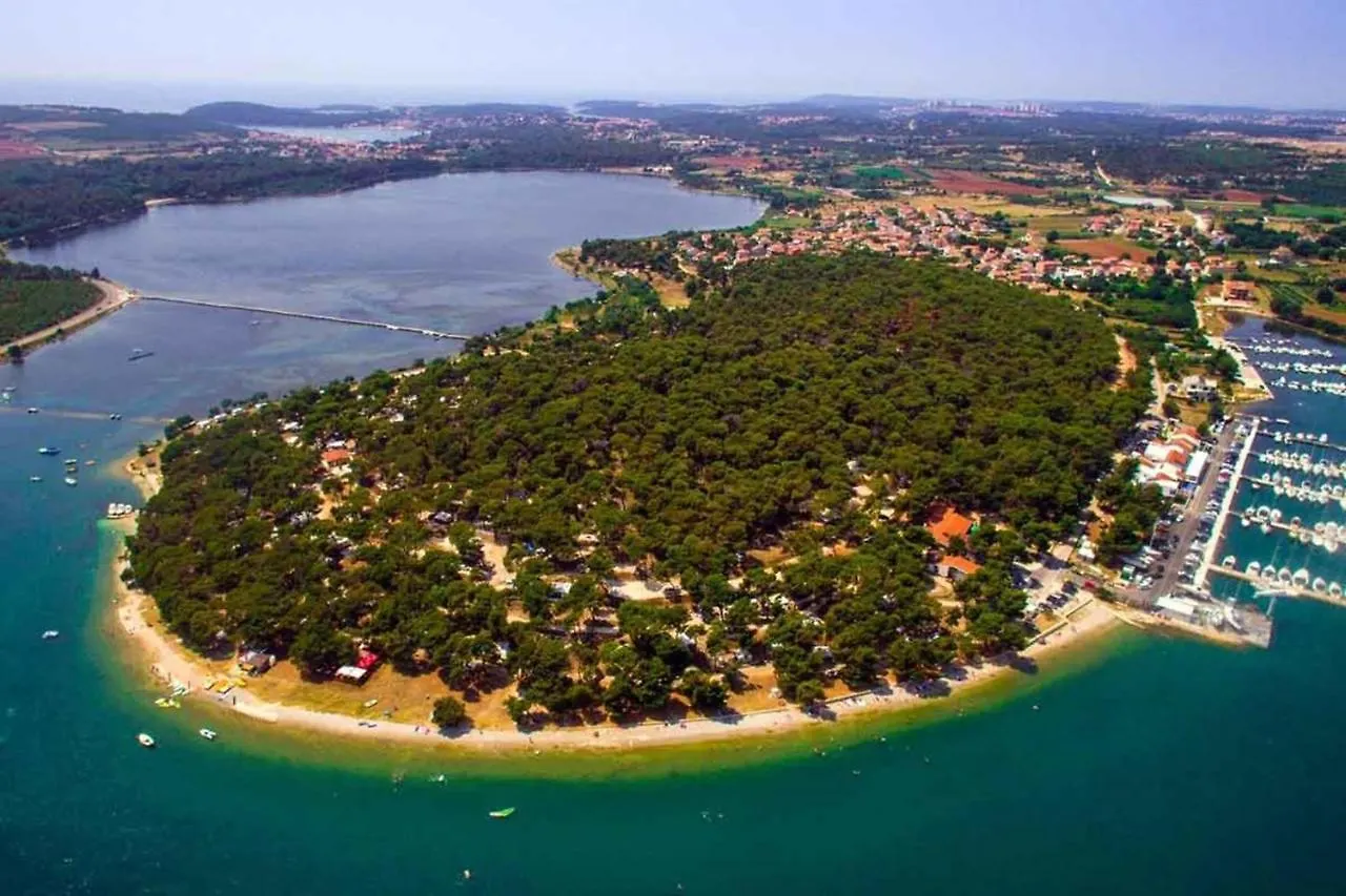 Holiday home Beach House Beta With Pool, Jacuzzi, Playground & Bbq In An Olive Grove With A Beach, Pomer - Istria Croatia