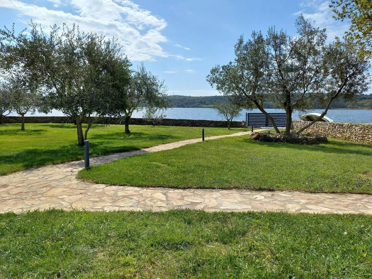 Beach House Beta With Pool, Jacuzzi, Playground & Bbq In An Olive Grove With A Beach, Pomer - Istria 0*, Pula Croatia