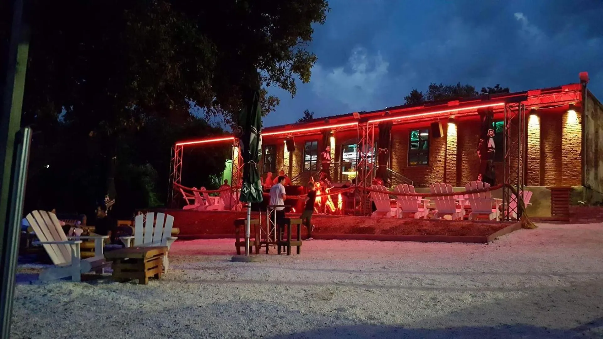 Beach House Beta With Pool, Jacuzzi, Playground & Bbq In An Olive Grove With A Beach, Pomer - Istria Croatia